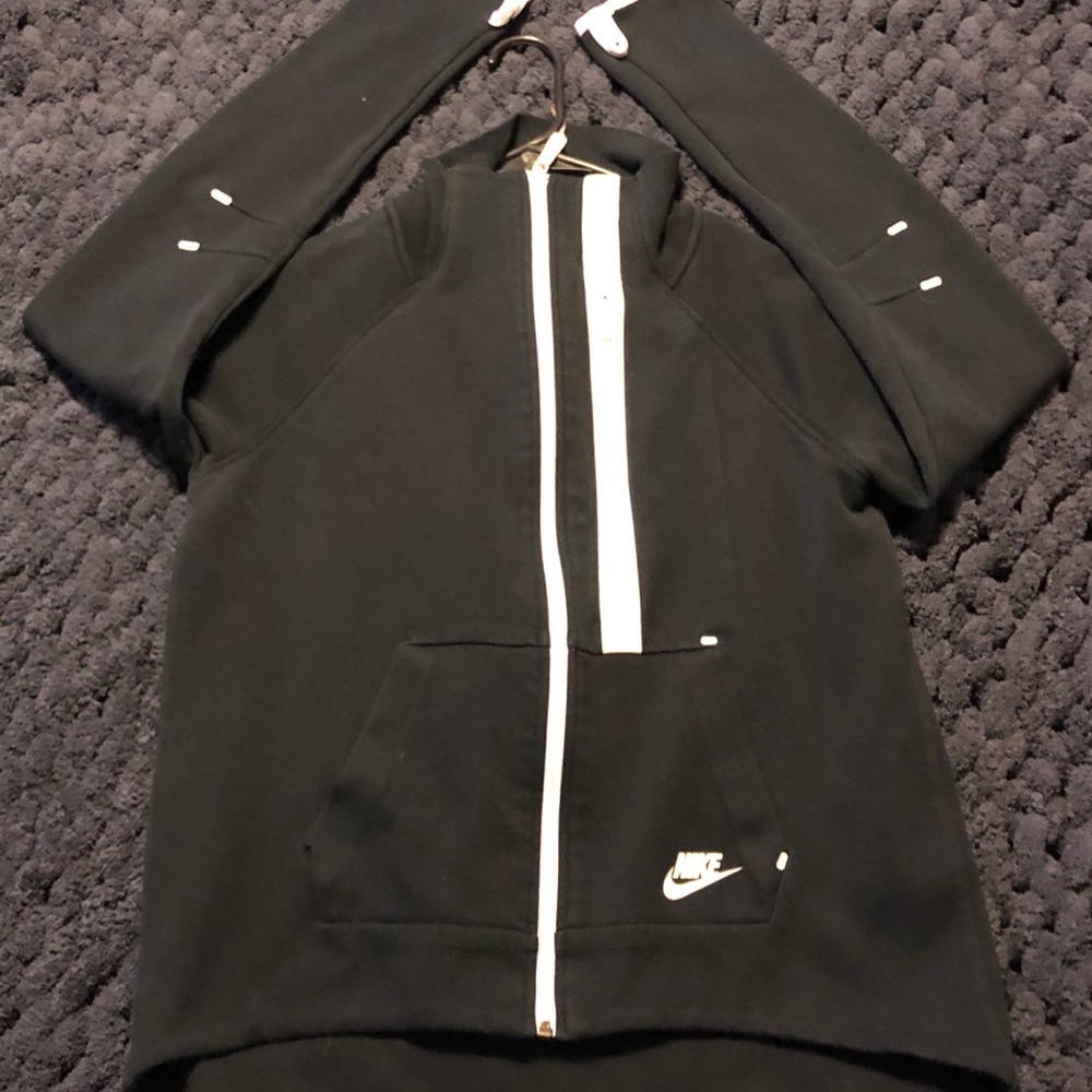 Nike zip up / black & white / great condition
